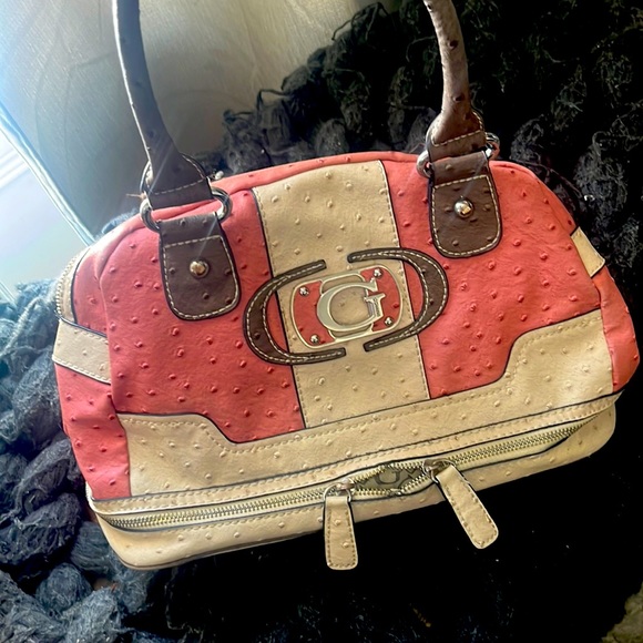 Guess Purse - Picture 1 of 3